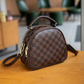 Barna és fekete kockás válltáska