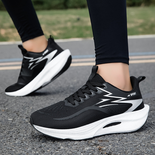 Légáteresztő hálós anyagú, lengéscsillapító futócipő