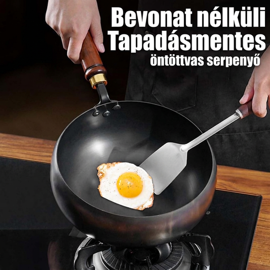 🍳  Bevonat nélküli vastag vasfedelű edény